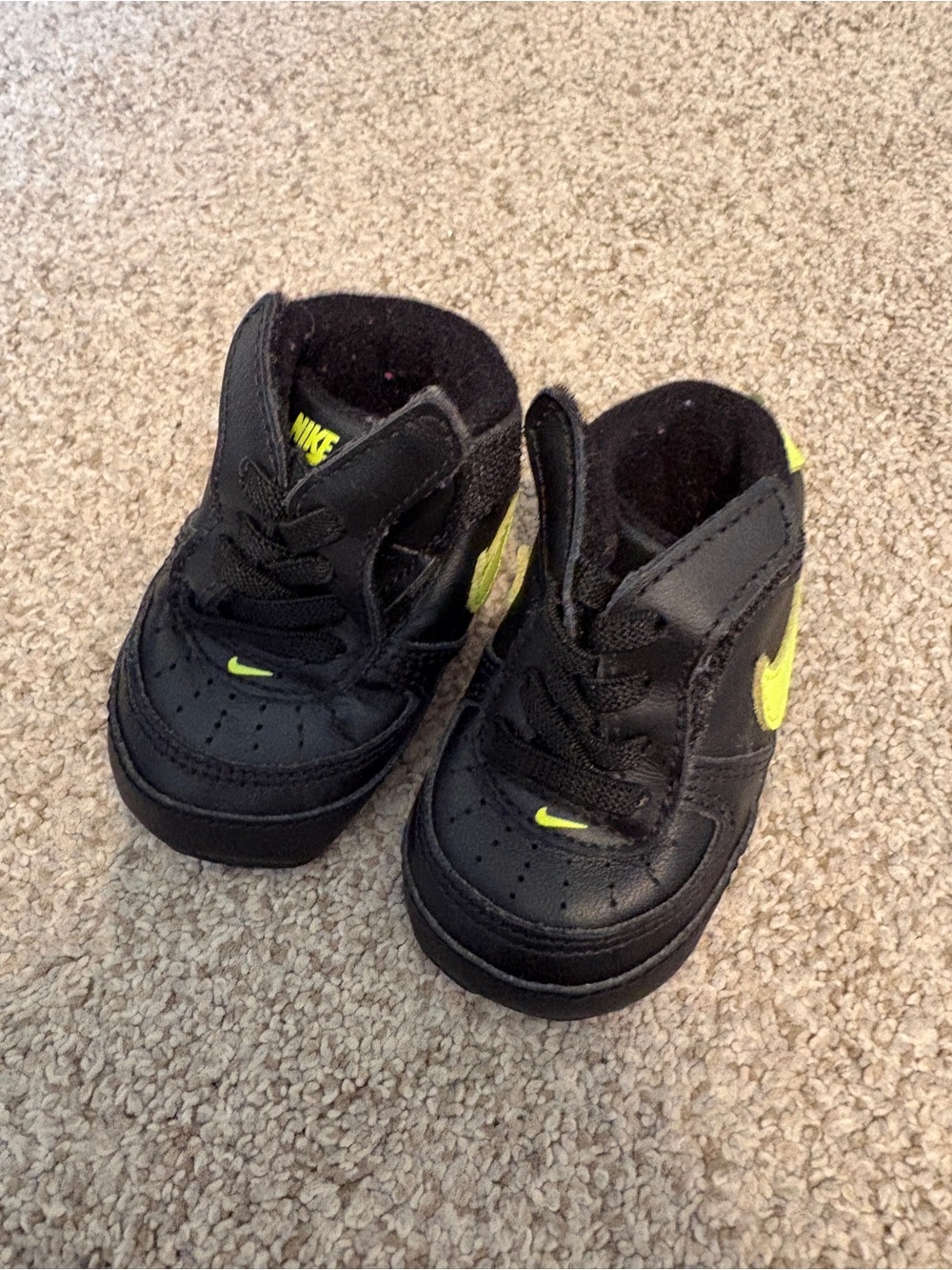 Nike Baby Soft Shoes Size 1C Black Lime Green Easy on and Off